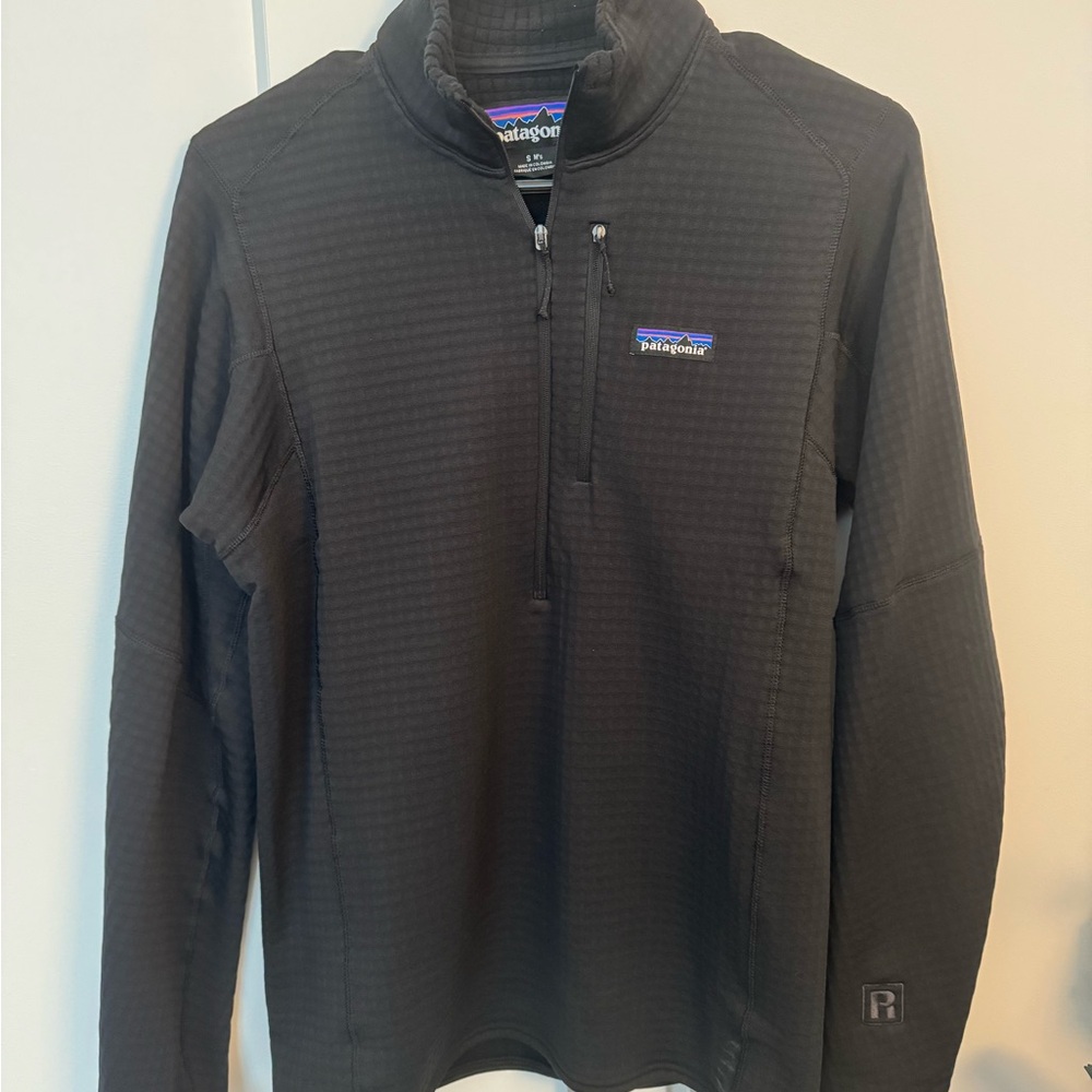 Men’s - Small - Patagonia Black R1 Fleece Half-Zip